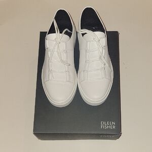 EILEEN FISHER SZ 7M SNOW LEATHER NEW IN BOX
